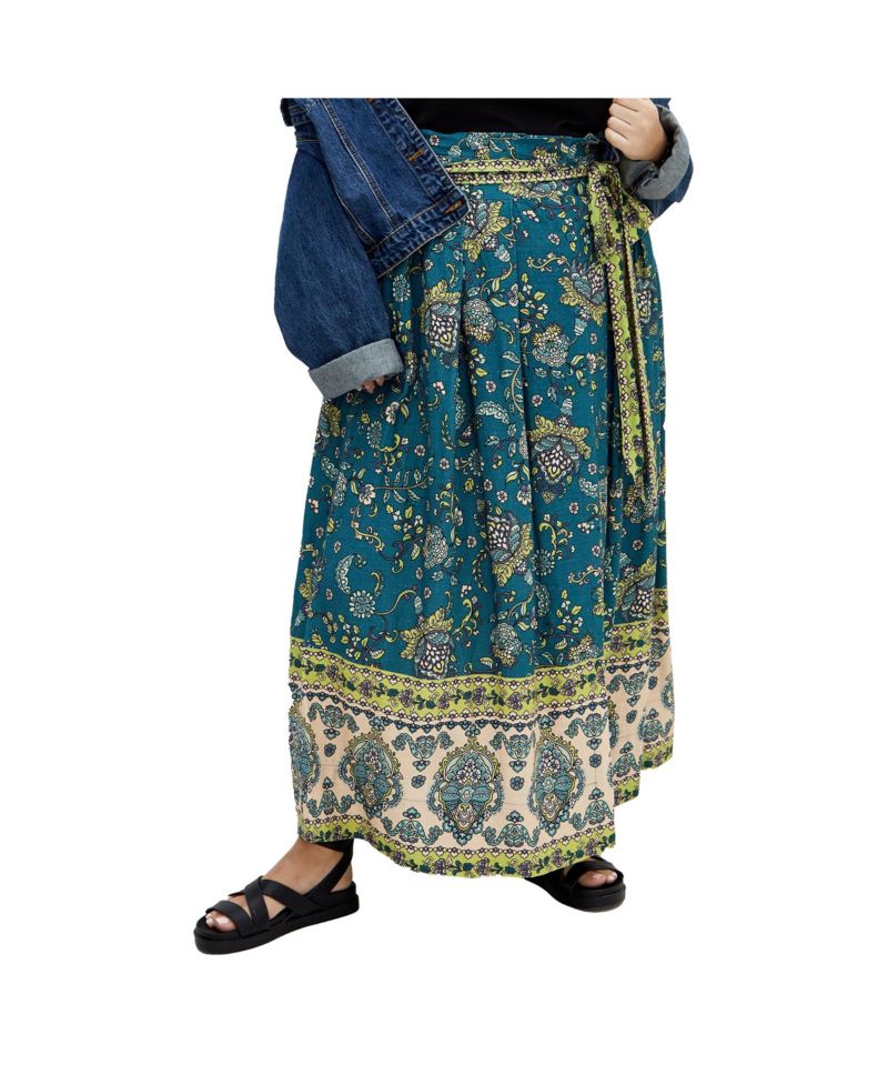 Plus Size Mysteria Border Skirt
