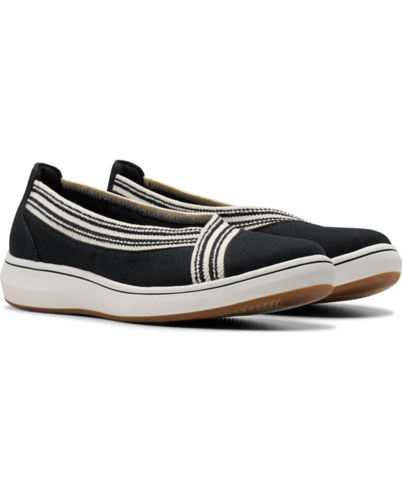 Women's Cloud Steppers Breeze Sky Air Closed Toe Shoes