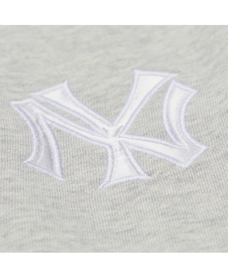 Women's Heather Gray New York Yankees Cooperstown Collection V-Neck Cropped Toggle Sweatshirt