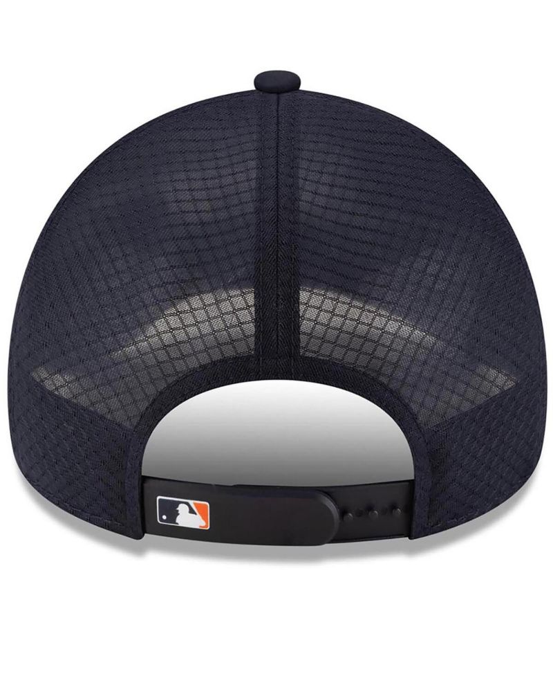 Men's Navy Detroit Tigers 2026 Batting Practice Apex 9FORTY Adjustable Trucker Hat
