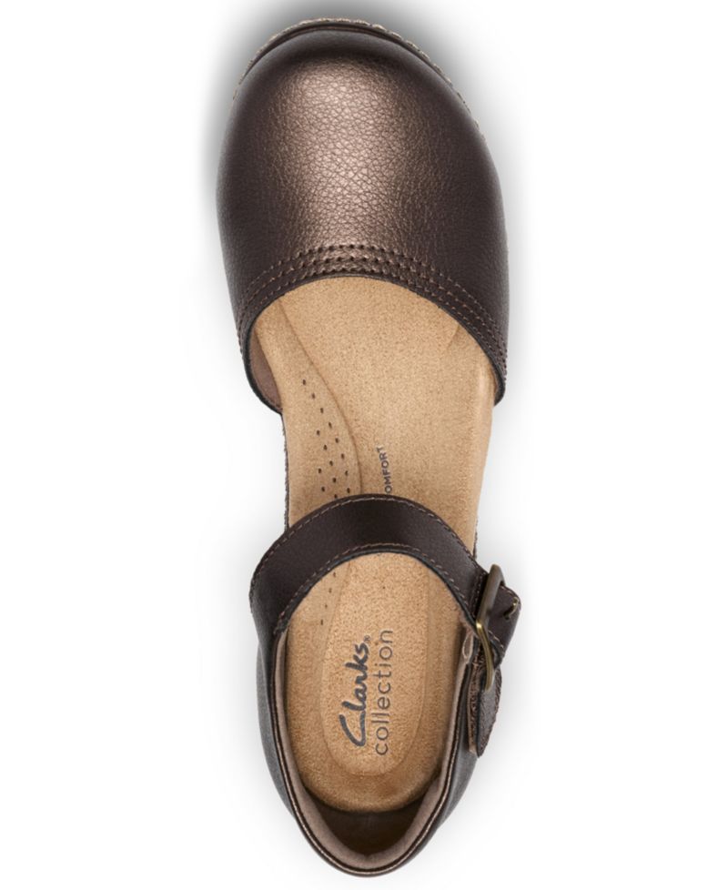 Women's Paizlee Leah Buckle Clogs