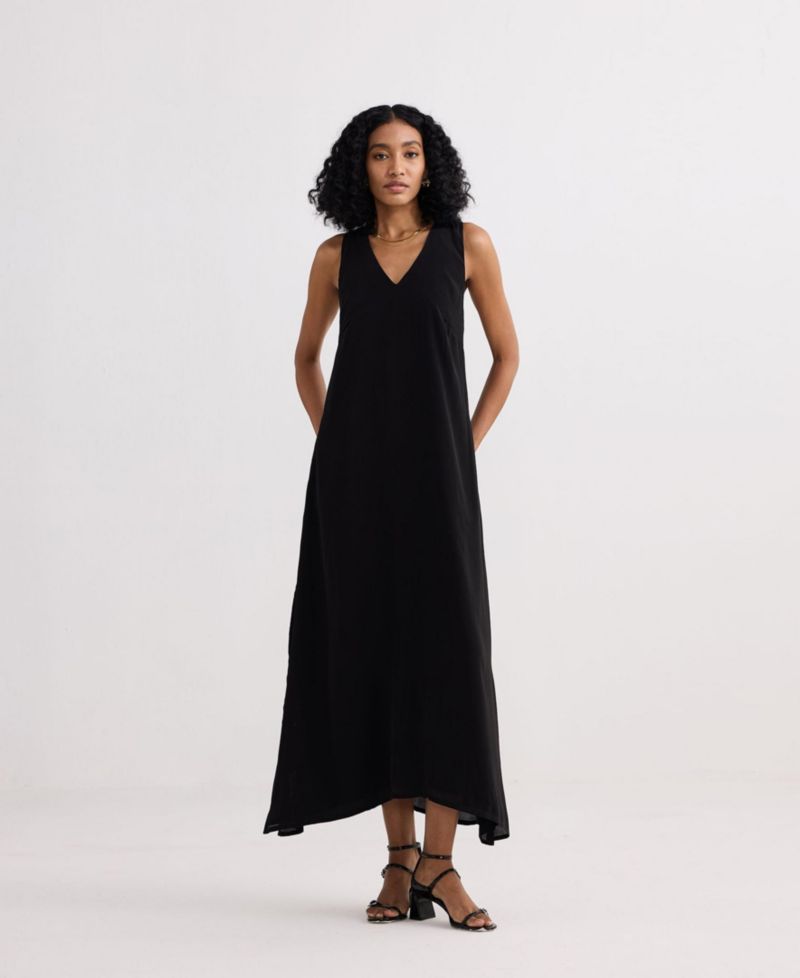 Women's Crossed in Chic Sleeveless Maxi Dress