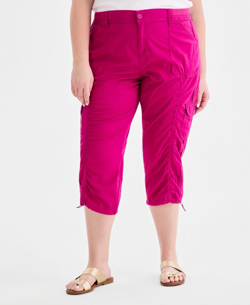 Plus Size Mid-Rise Cargo Capri Pants