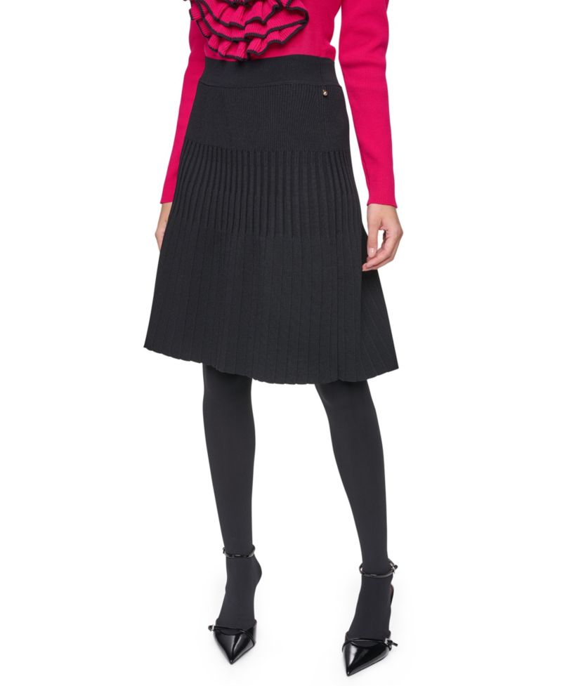 Women's Pull-On Pleated Skirt