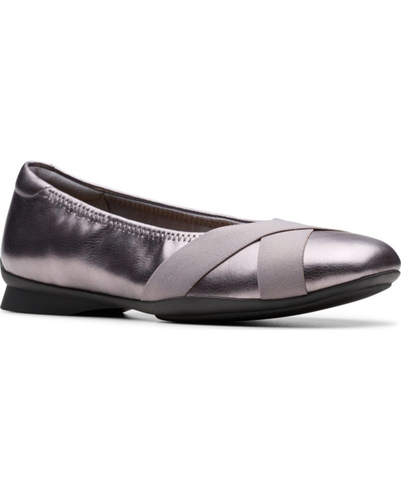 Women's Jazmynn Gem Round Toe Flats