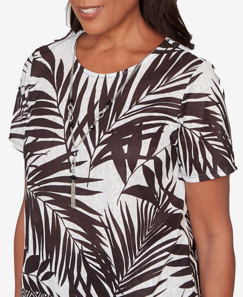 Women's Detail Driven Tropical Diamond Border Crewneck T-shirt