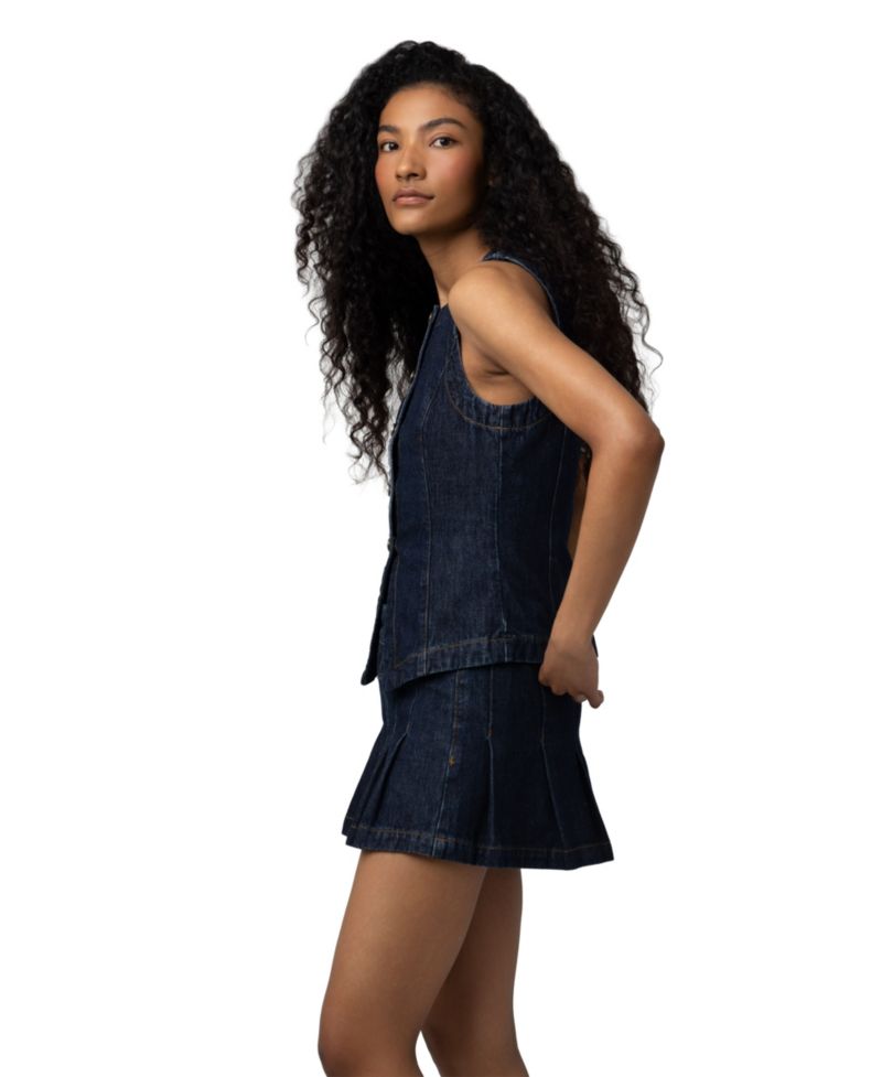 Women's Scoop Neck Sleeveless Top