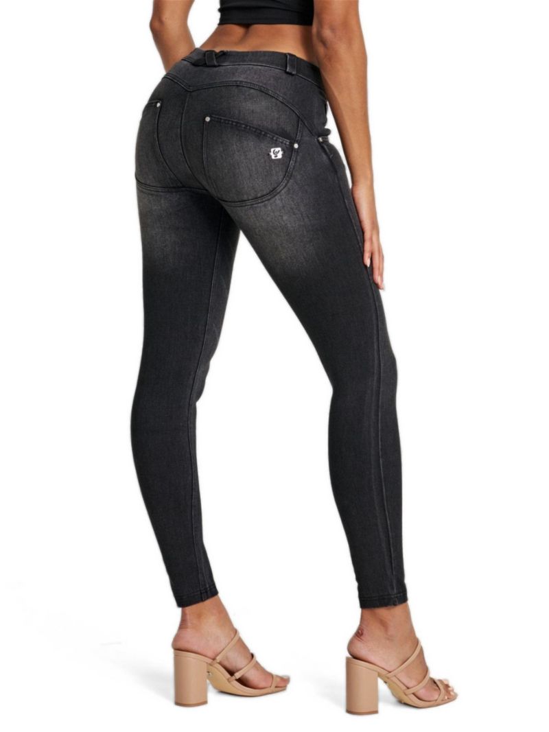 Women's Mid-Rise Snug Sculpting Skinny Jeans
