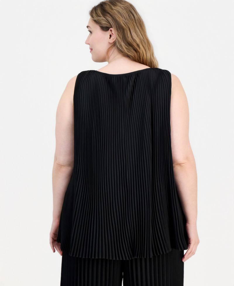 Plus Size Pleated Pull-On Pants