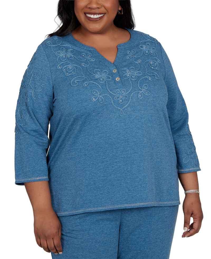 Plus Size 3/4-Sleeve Henley Top