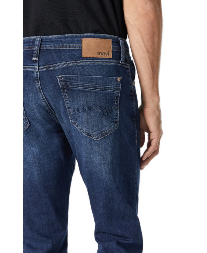 Men's Matt Relaxed-Fit Straight-Leg Jeans