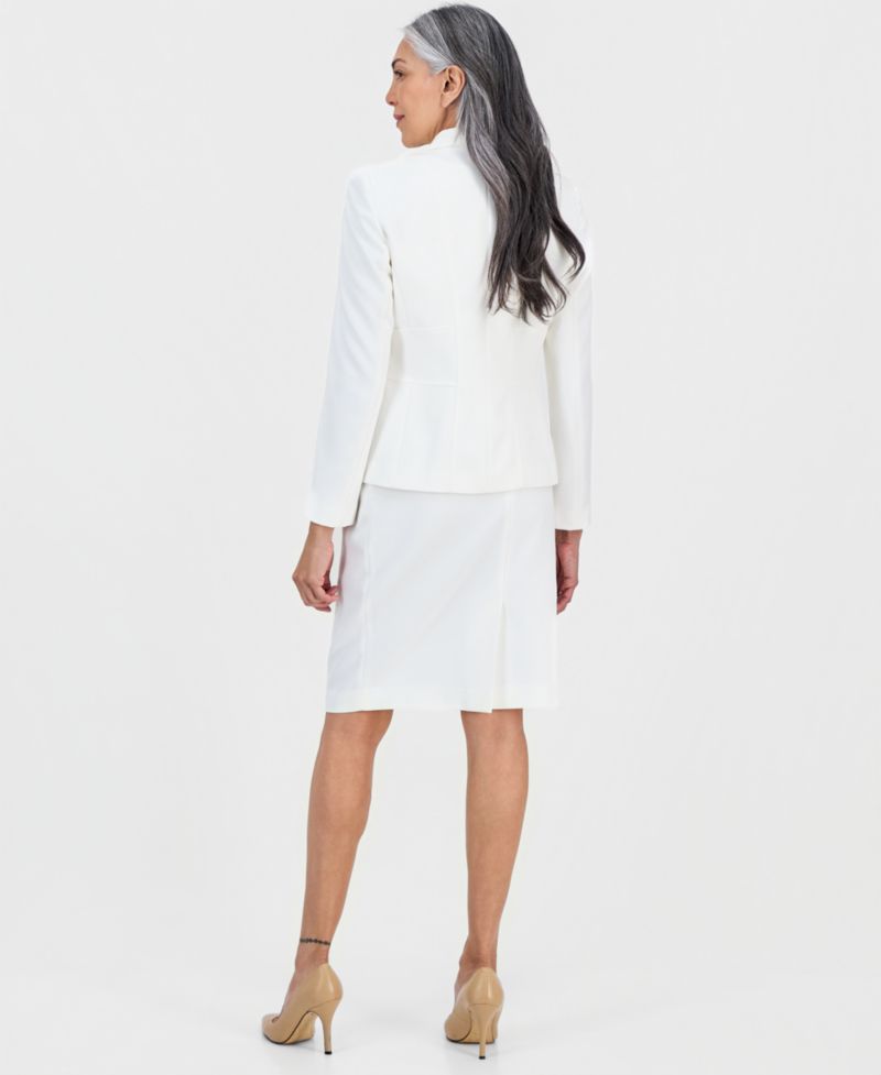 Petite Women's Peak-Lapel Slim-Fit 2 Piece Skirt Suit