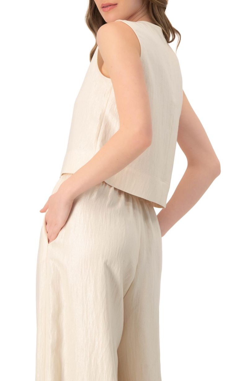 Women's Sleeveless Round Neck Top