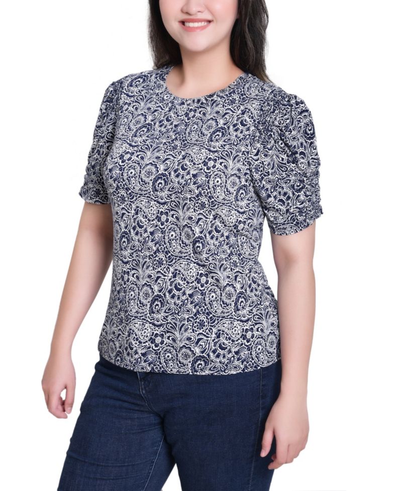 Petite Short Sleeve Scoop Neck Top