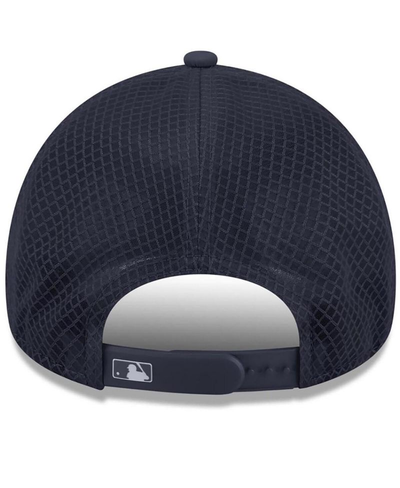 Men's Navy Cleveland Indians 2026 Batting Practice Alternate Apex 9FORTY Adjustable Hat