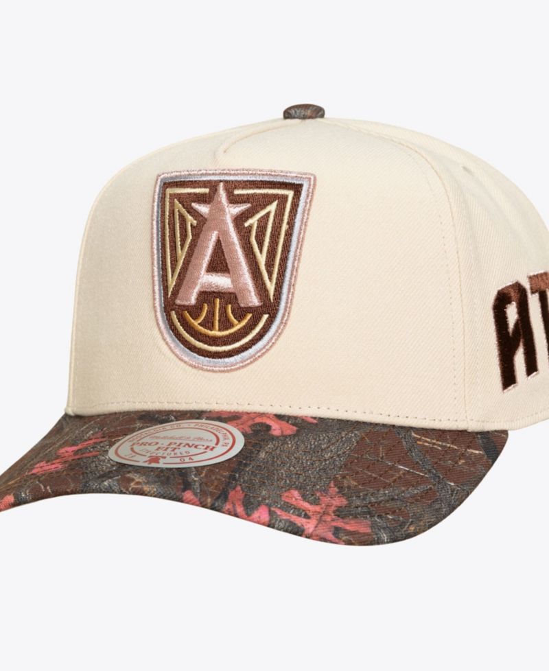 Men's and Women's Cream Atlanta Dream Pink Pro Snapback Hat