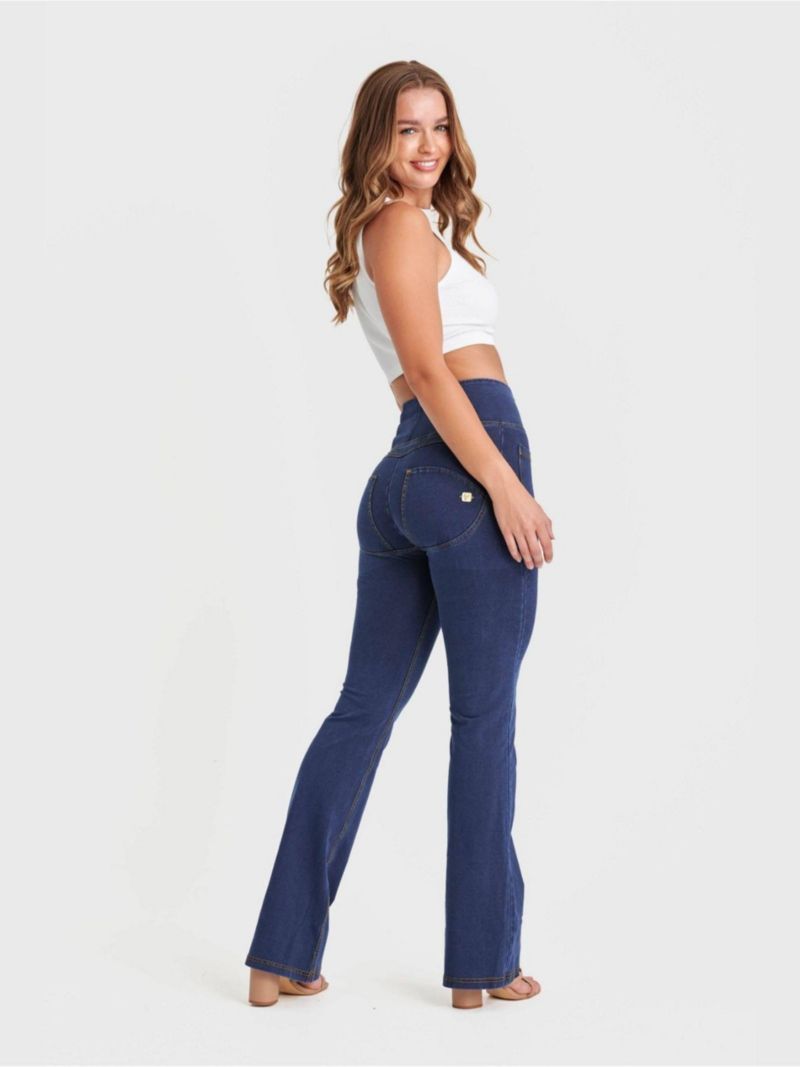 Women's Super High-Rise Sculpting Flare Jeans