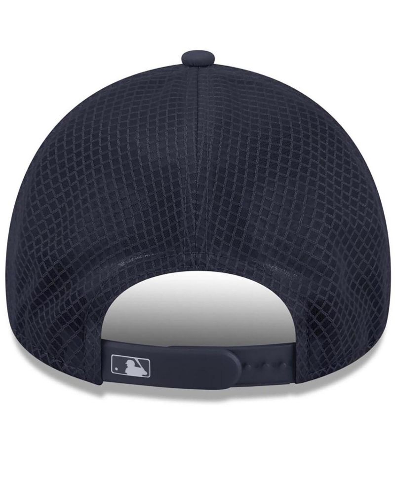 Men's Navy Cleveland Indians 2026 Batting Practice Alternate Apex 9FORTY Adjustable Hat