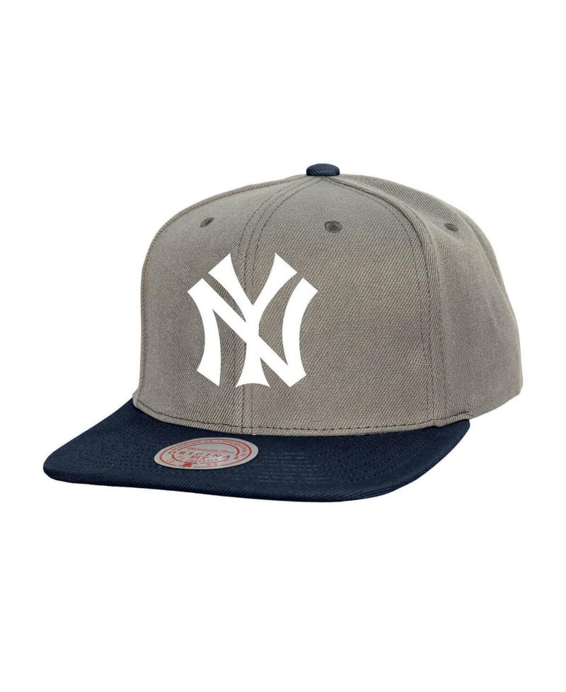 Men's Gray New York Yankees Cooperstown Collection Basic Flip Snapback Hat