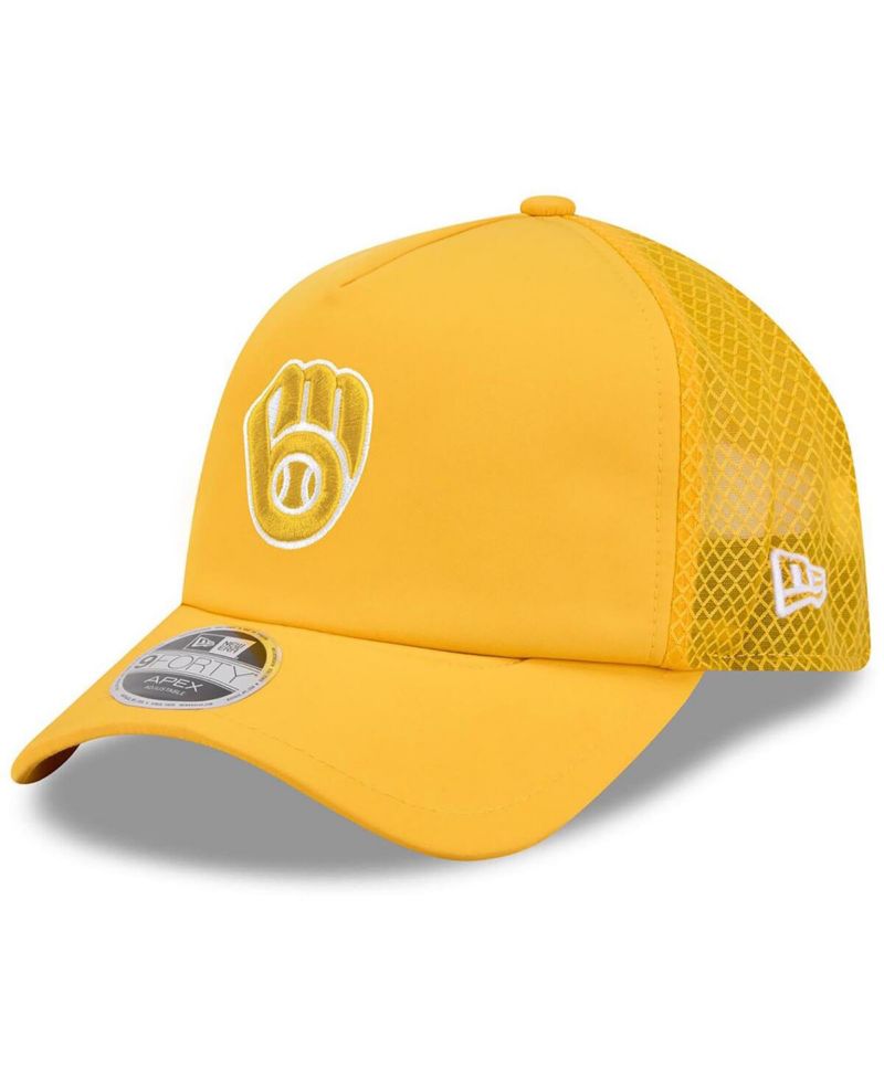Men's Gold Milwaukee Brewers 2026 Batting Practice Apex 9FORTY Adjustable Trucker Hat