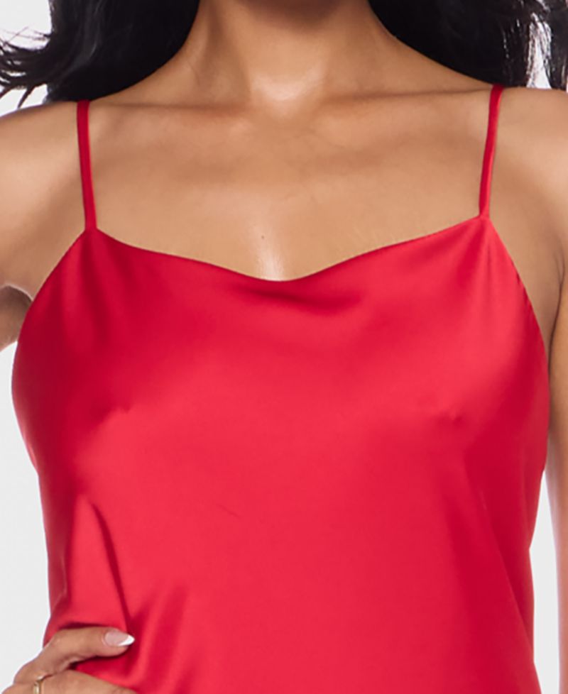 Juniors' Scoop Neck Gown