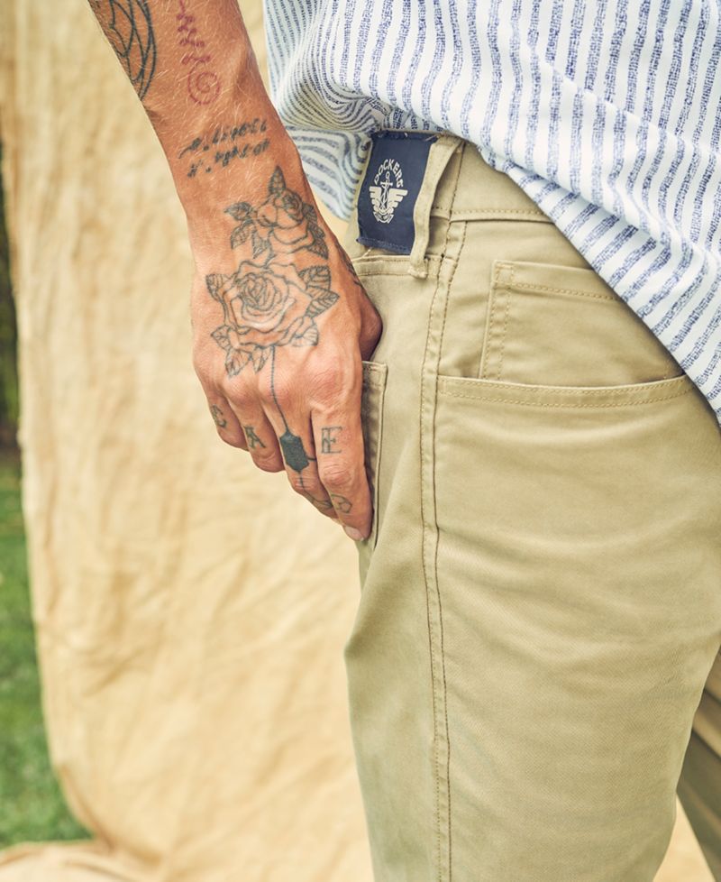 Men's Jean Cut Straight-Fit All Seasons Tech Khaki Pants