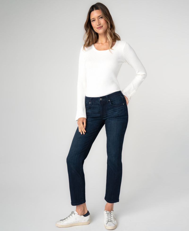Petite Low-Rise Comfort Waist Straight-Leg Jeans