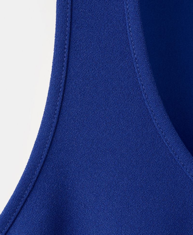 Women's Round Neckline Crop Top