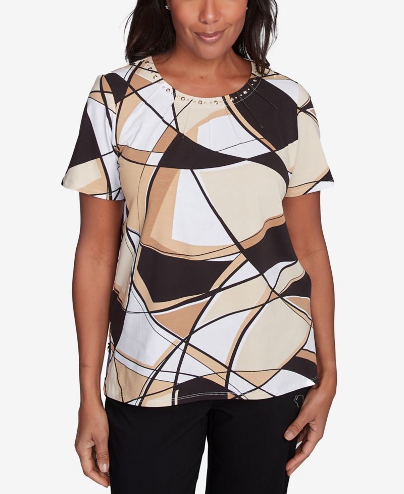Women's Geometric Top with Detailed Neckline