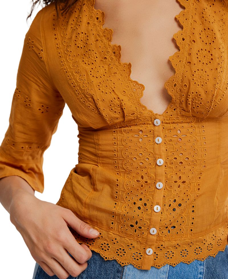 Women's Salone Eyelet V-Neck 3/4-Sleeve Top