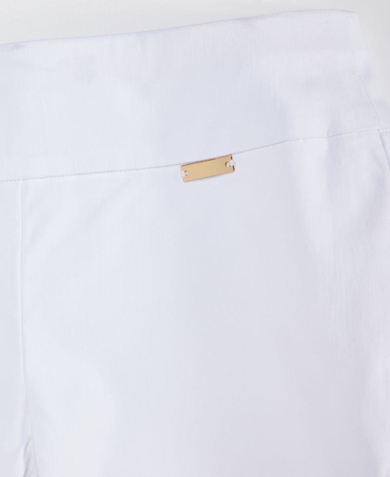 Petite Tummy-Control Pull-On Capri Pants