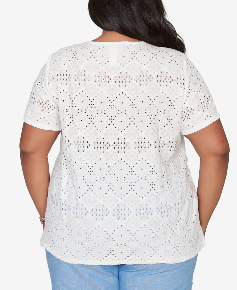 Plus Size Vintage Charm Solid Eyelet Split Beaded Neck T-Shirt