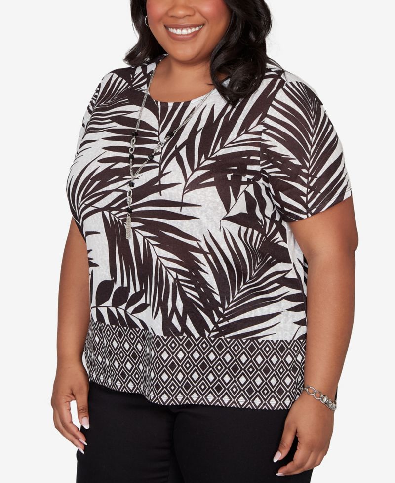 Plus Size Detail Driven Tropical Diamond Border T-Shirt with Necklace