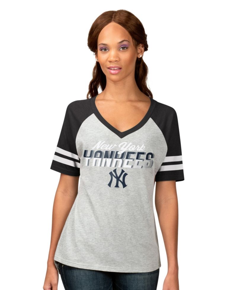 Women's Heather Gray New York Yankees Goal Line Raglan V-Neck T-Shirt