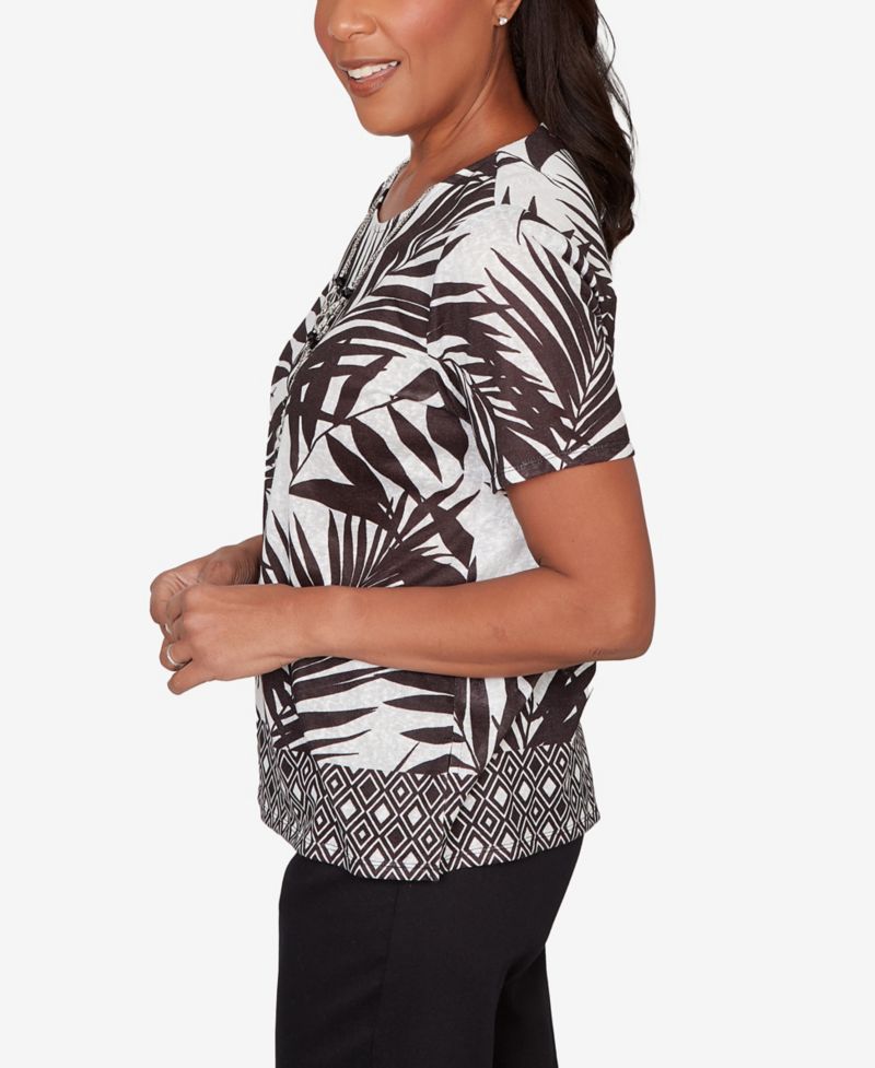 Women's Detail Driven Tropical Diamond Border Crewneck T-shirt