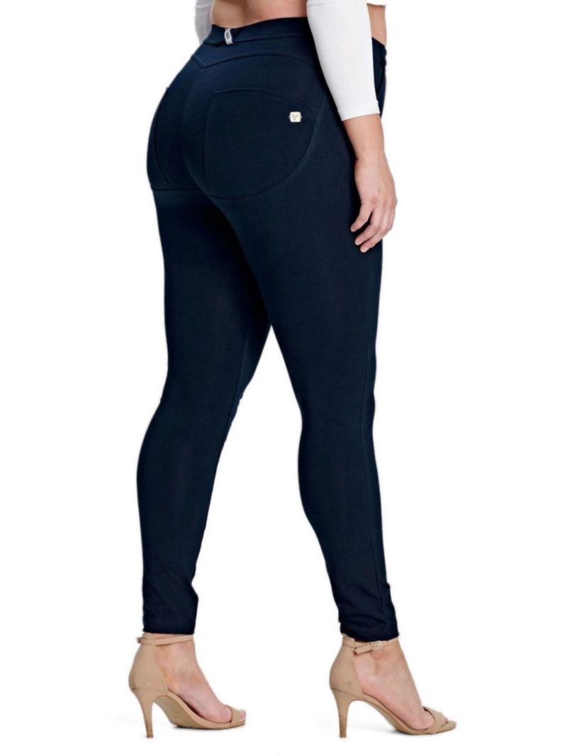 Women's Curvy High-Rise Sculpting Skinny Pants