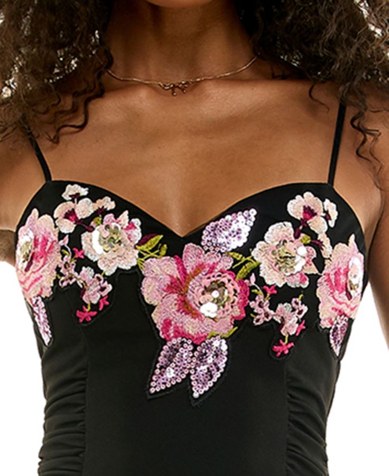Women's Embroidered Scuba Bodycon Sweetheart Side-Slit Gown