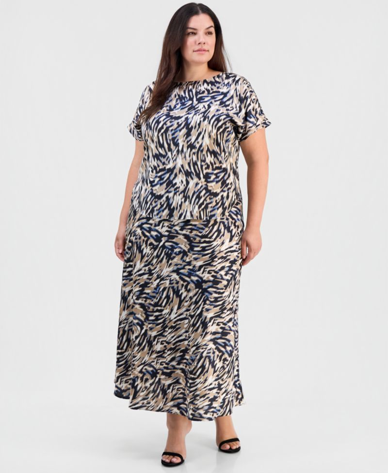 Plus Size Boat-Neck Short-Sleeve Top