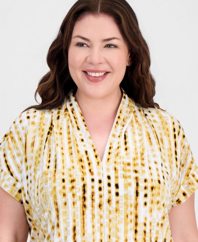 Plus Size Printed V-Neck Short-Sleeve Blouse