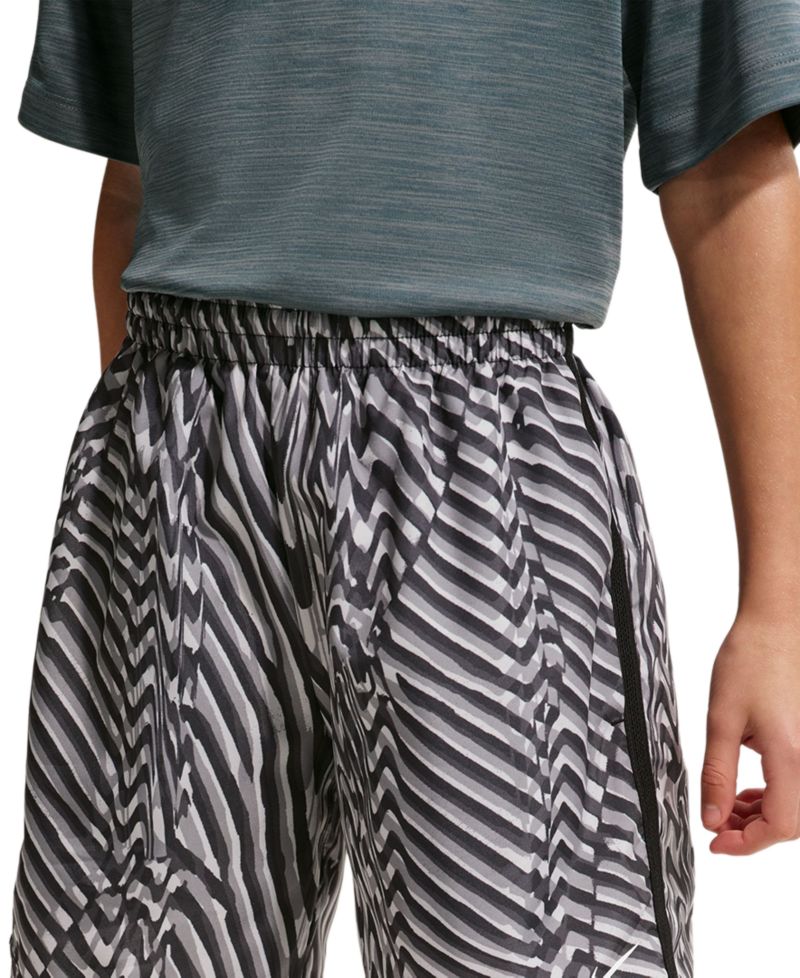 Тканые тренировочные шорты Dri-FIT для мальчиков 8-20 лет