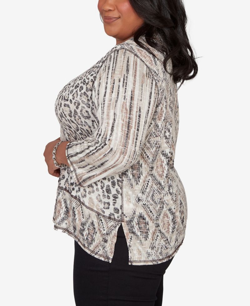 Plus Size Detail Driven Spliced Aztec Animal Skin Crewneck Top