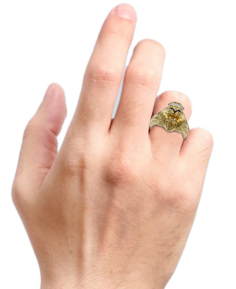 Men's White & Black Diamond Three-Dimensional Lion & Crown King Ring (1/10 ct. t.w.)