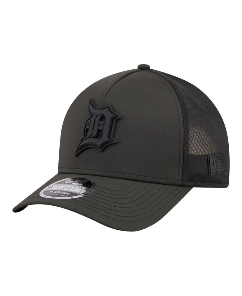 Men's Black Detroit Tigers Badged M-Crown 9FORTY Trucker Adjustable Hat