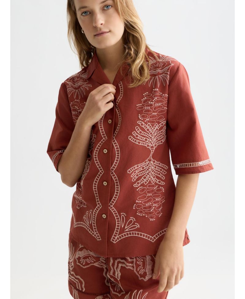 Women's Embroidered Short Sleeved Fitted Shirt