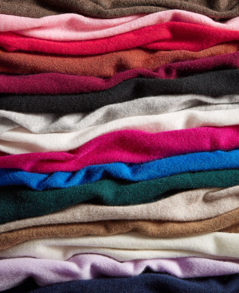 100% Cashmere Petite V-Neck Long-Sleeve Sweater