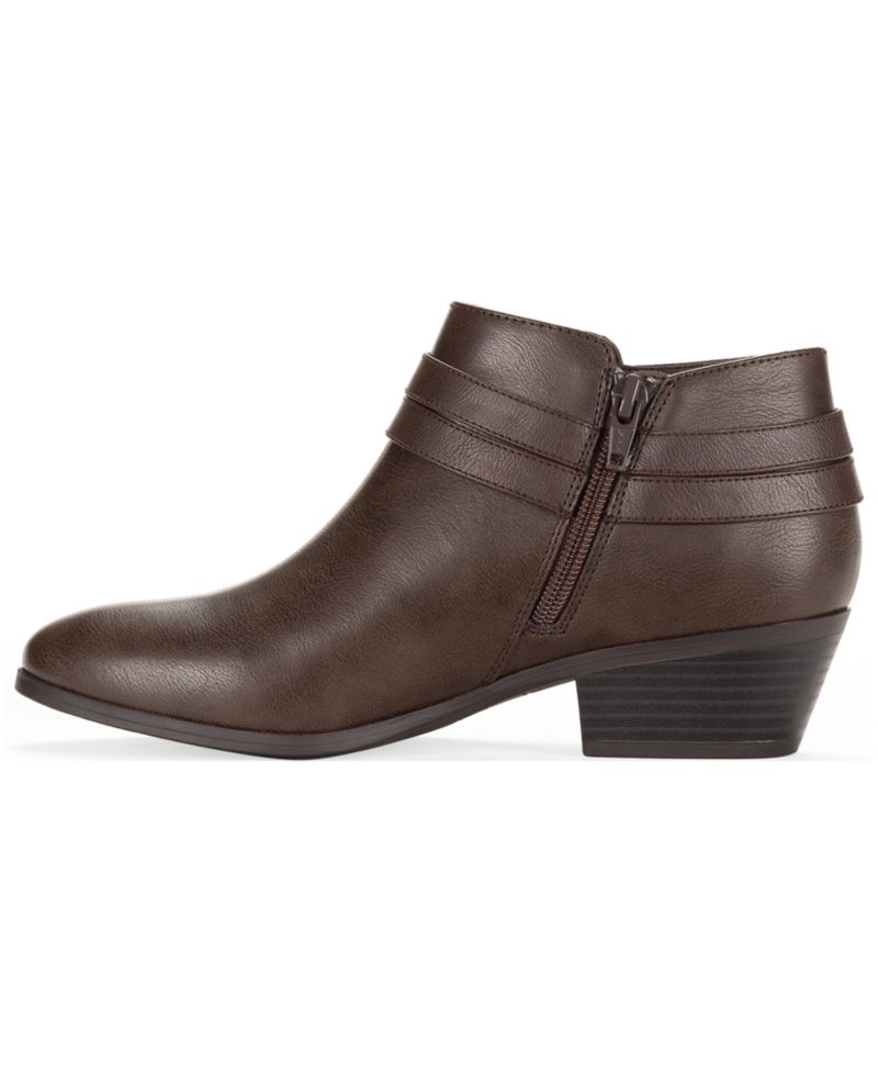 Women's Willaa Belt Block Heel Booties