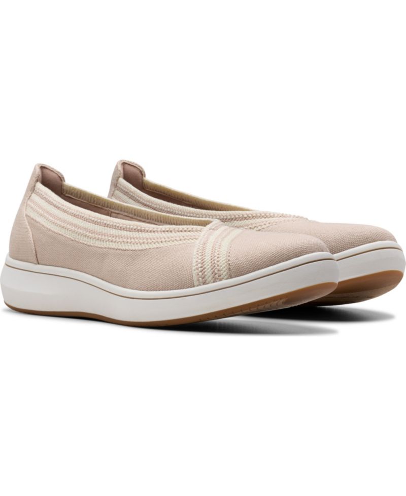 Women's Cloud Steppers Breeze Sky Air Closed Toe Shoes