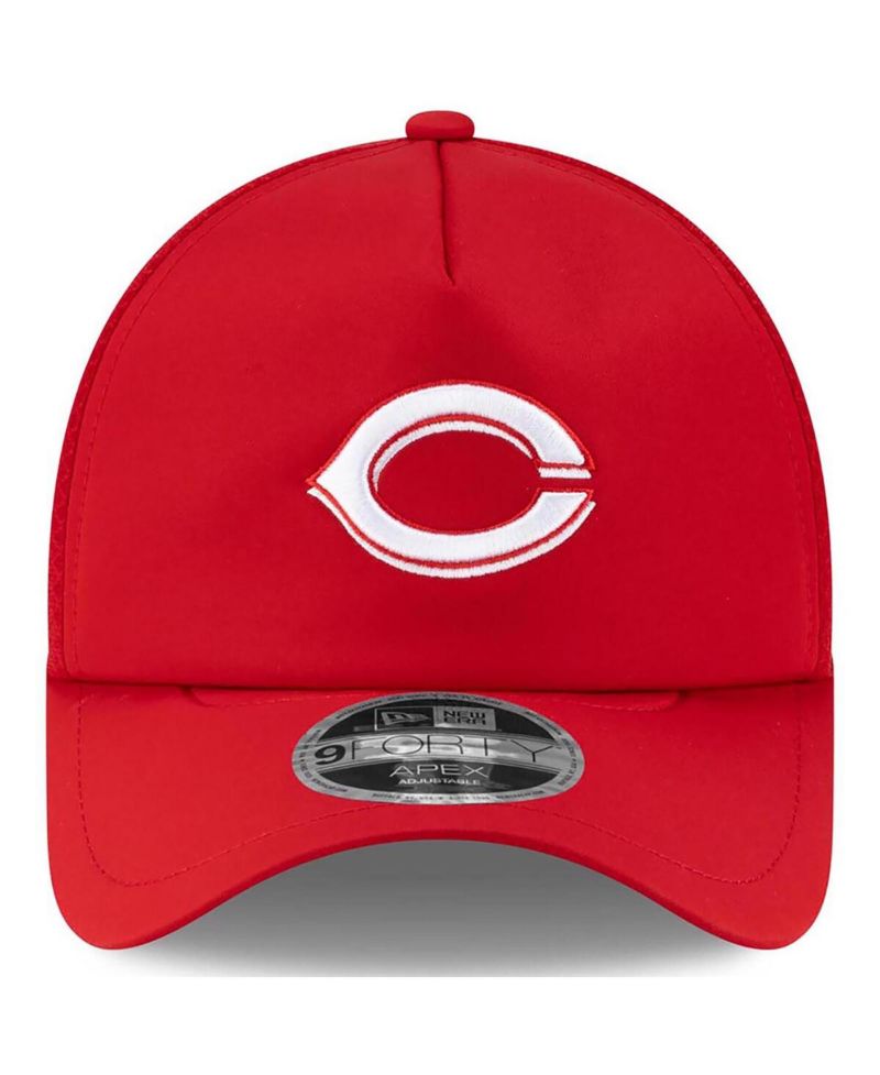 Men's Red Cincinnati Reds 2026 Batting Practice Apex 9FORTY Adjustable Trucker Hat