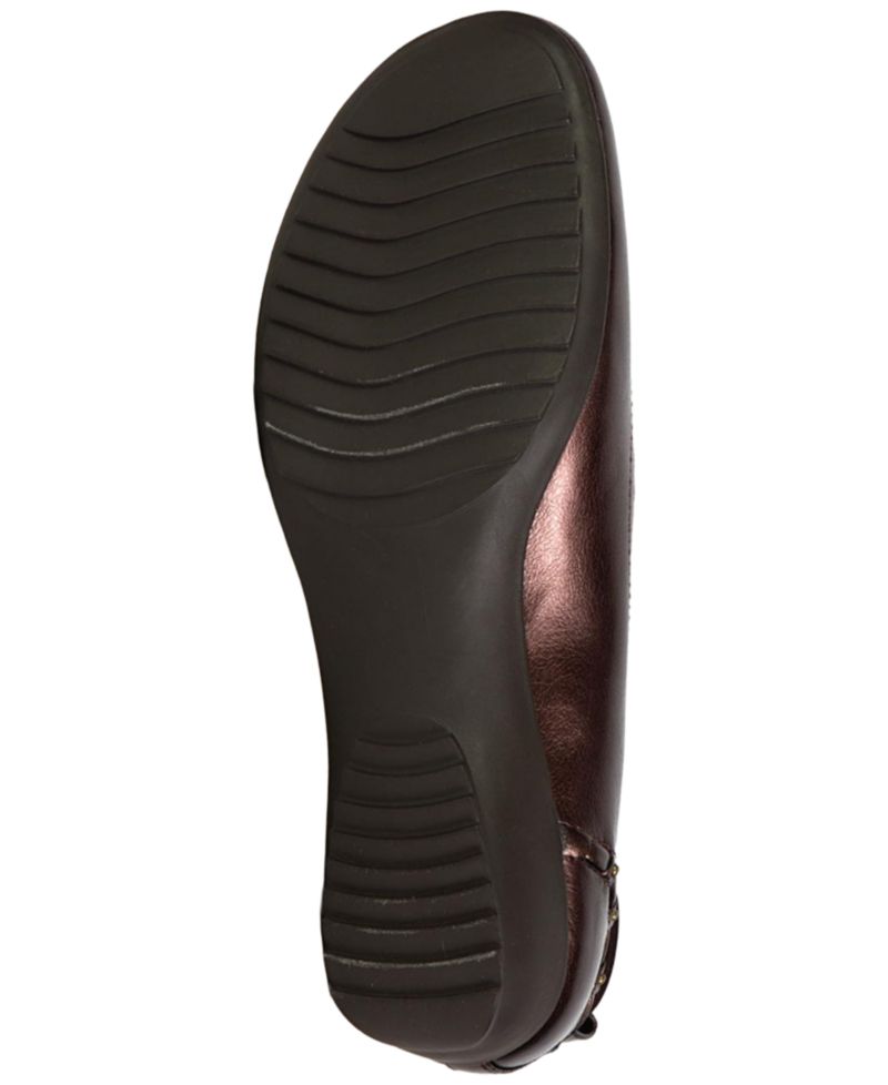 Women's Vivian Round Toe Flats