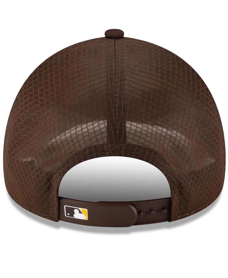 Men's Brown San Diego Padres 2026 Batting Practice Apex 9FORTY Adjustable Trucker Hat